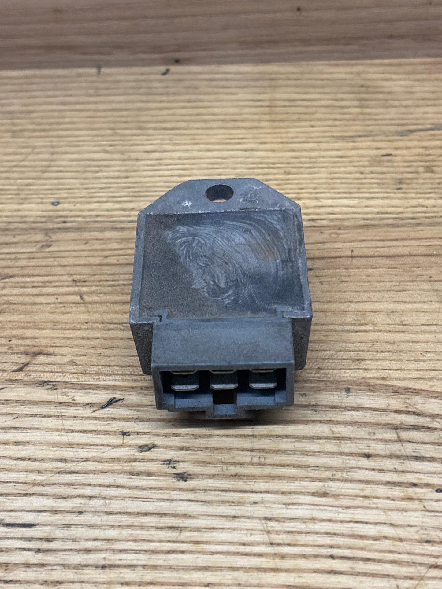 Spannungsregler Aprilia RX/SX, Gilera RCR/SMT ab Bj. 2006