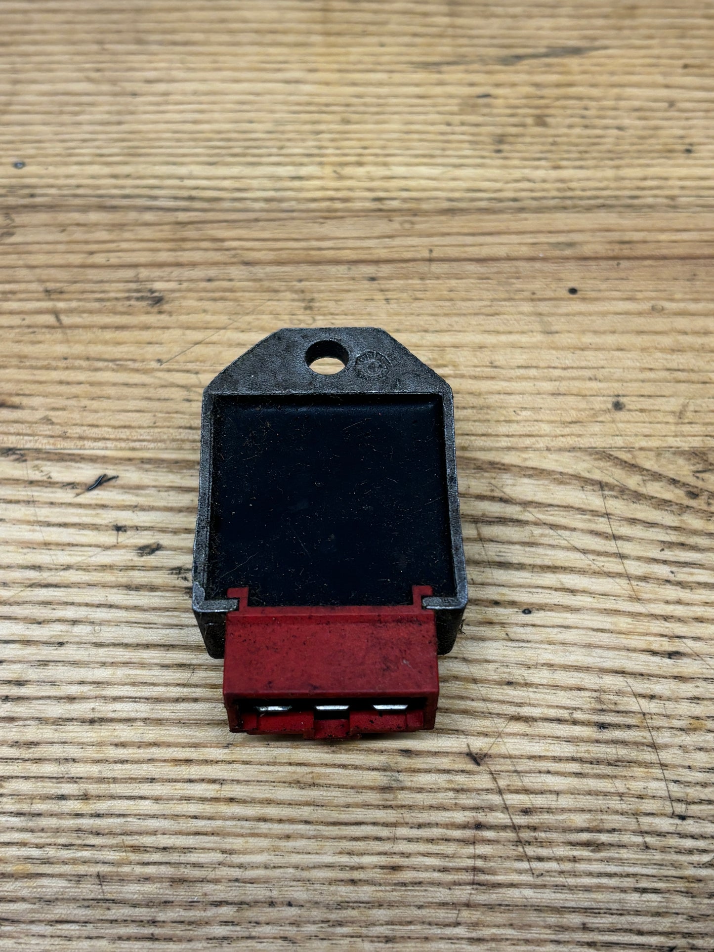 Spannungsregler Aprilia RX/SX, Gilera RCR/SMT ab Bj. 2011