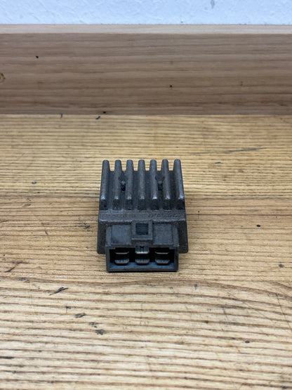 Spannungsregler Aprilia RX/SX, Gilera RCR/SMT ab Bj. 2006