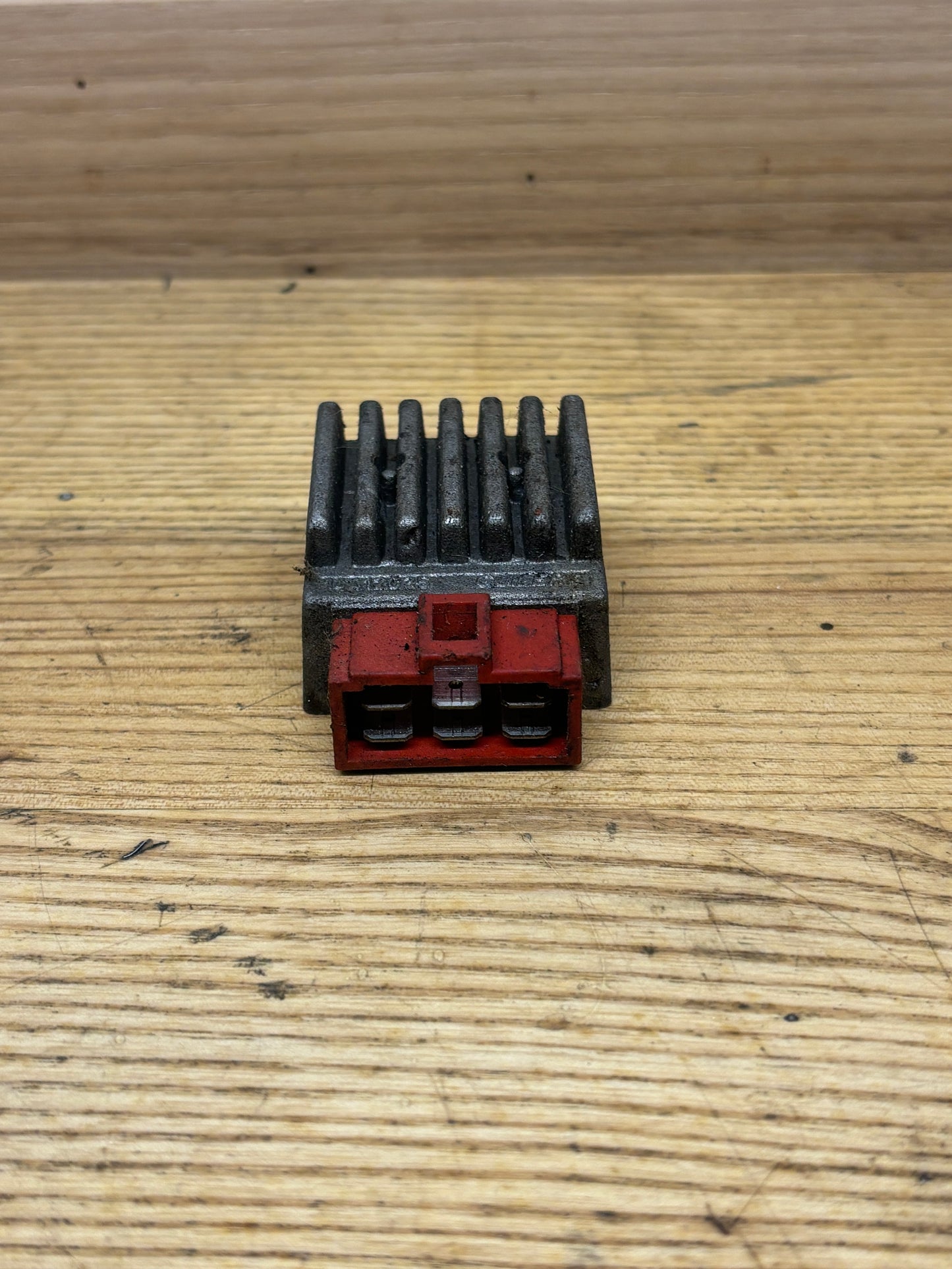 Spannungsregler Aprilia RX/SX, Gilera RCR/SMT ab Bj. 2011